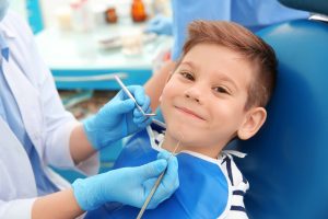【小児の歯科矯正】こどもの受け口の治療法とは？治療期間と費用、予防策についても解説！
